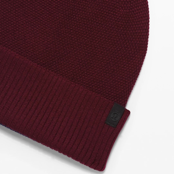 Lululemon knit me up beanie garnet/true navy - Picture 4 of 5